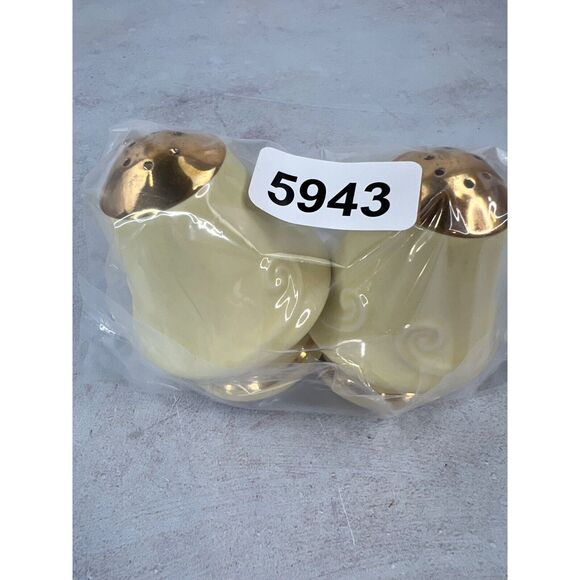 Vintage‎ Gold-Tone Ceramic Salt & Pepper Shakers MCM Cute Kitche - Picture 8 of 8